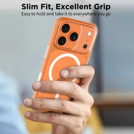 4-etui-przezroczyste-iphone-17-pro-w-dloni.webp