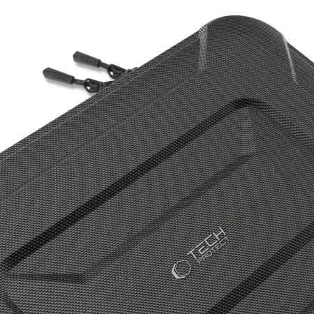 Zblizenie podwojnego suwaka zamka blyskawicznego z oznaczeniem Tech-Protect na jezyczkach