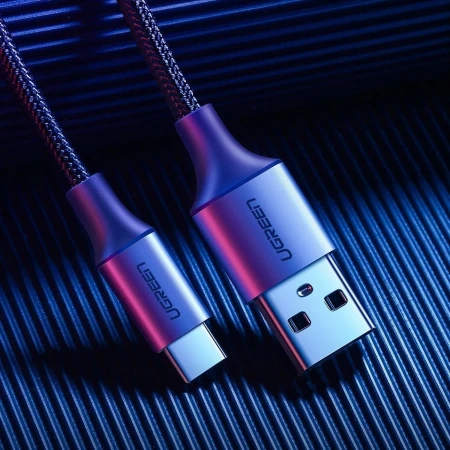 Wtyk USB-A kabla Ugreen US288 z bliska