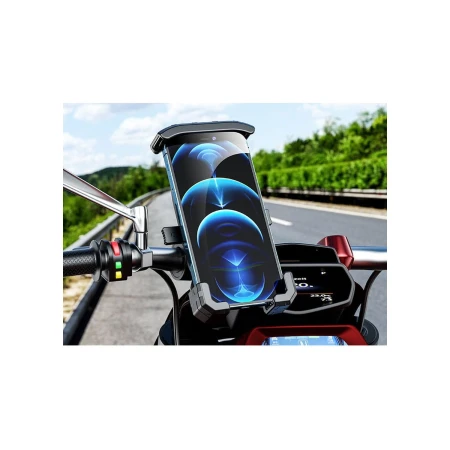 eXtremestyle R15-metal z telefonem na kierownicy motocykla, w tle droga