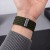 Zielony pasek Nylon Sport na nadgarstku od spodu – metalowa klamra i rzep