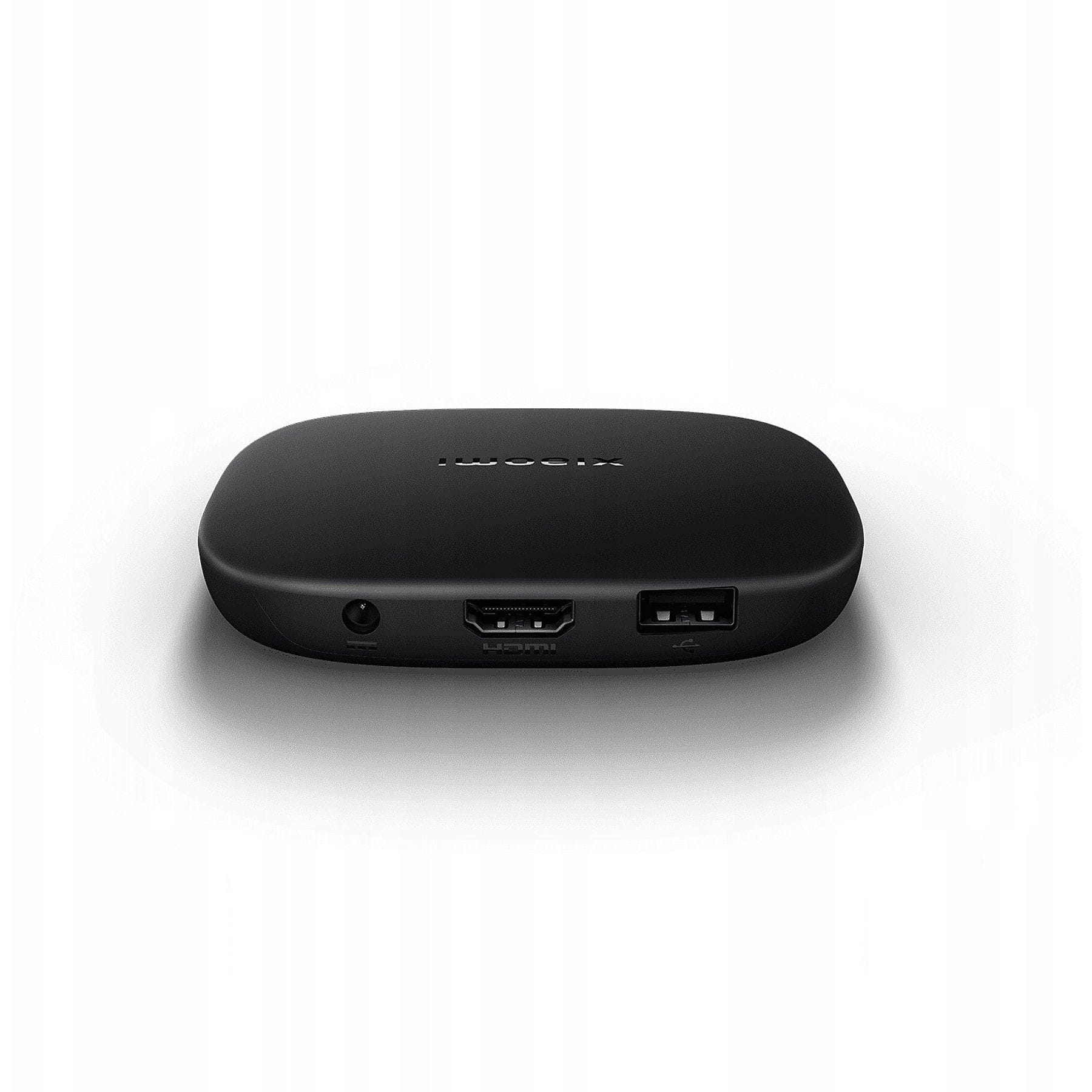 xiaomi tv box s 3. generacja, widok od przodu na port hdmi, port usb oraz złącze zasilania na obudowie